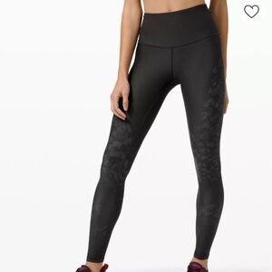 Mapped Out High-Rise Tight 28"
Camo